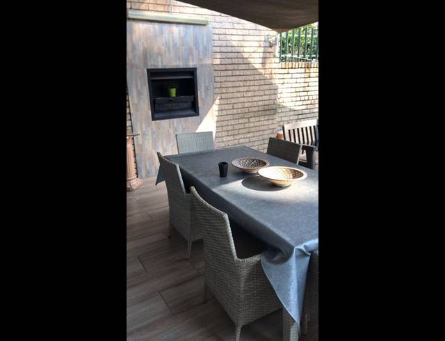 3 BEDROOM TOWNHOUSE FOR SALE IN VICTORY PARK